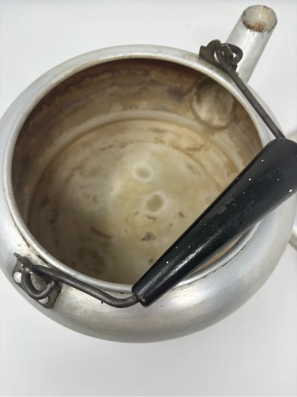 Classic vintage Aluminum Whistling Kettle with Black Handle